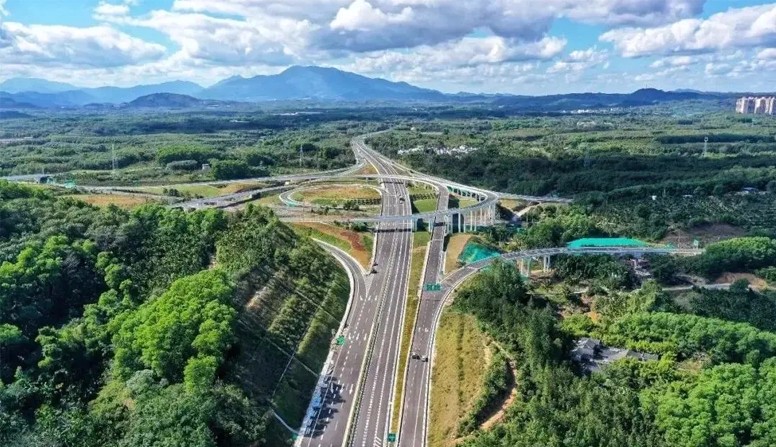海南省萬(wàn)寧至洋浦高速公路第二代建段環(huán)境保護(hù)、景觀(guān)及服務(wù)設(shè)施工程(項(xiàng)目名稱(chēng))